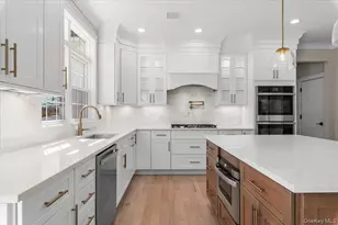 10 Lee Pl, Old Bethpage, NY 11804 - Photo 17