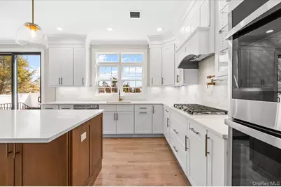 10 Lee Place, Old Bethpage, NY 11804 - Photo 19