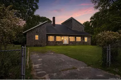 131 Red Creek Road, Hampton Bays, NY 11946 - Photo 33