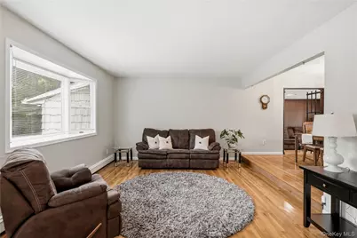 289 Central Avenue, Bohemia, NY 11716 - Photo 3