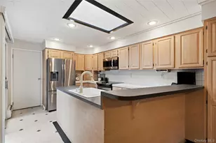 289 Central Ave, Bohemia, NY 11716 - Photo 17