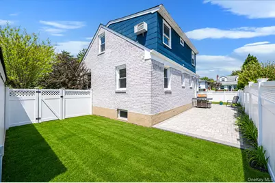 6 Lake Avenue, Merrick, NY 11566 - Photo 19