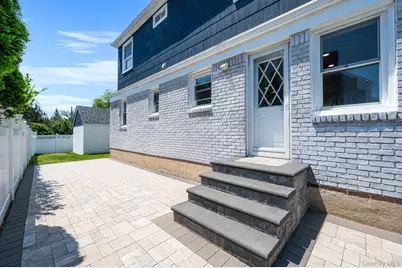 6 Lake Avenue, Merrick, NY 11566 - Photo 17