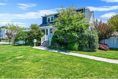 6 Lake Avenue, Merrick, NY 11566 - Photo 3