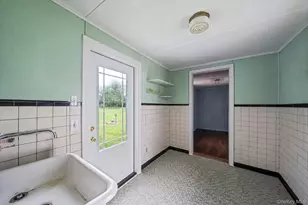 1055 Oregon Rd, Mattituck, NY 11952 - Photo 11