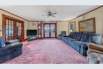1055 Oregon Road, Mattituck, NY 11952 - Photo 15