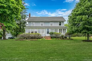 1055 Oregon Rd, Mattituck, NY 11952 - Photo 3