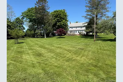 1055 Oregon Road, Mattituck, NY 11952 - Photo 1