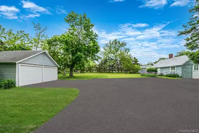 1055 Oregon Road, Mattituck, NY 11952 - Photo 5