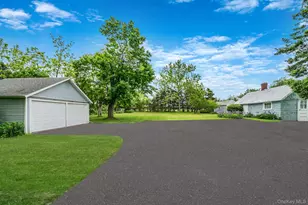 1055 Oregon Rd, Mattituck, NY 11952 - Photo 5