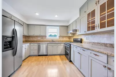 405 Massapequa Avenue, Massapequa, NY 11758 - Photo 5