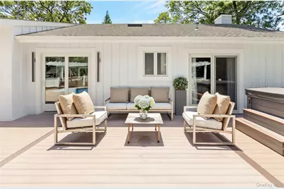 18 Squires Avenue, East Quogue, NY 11942 - Photo 5