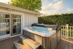 18 Squires Ave, East Quogue, NY 11942 - Photo 13