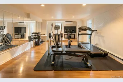 18 Squires Avenue, East Quogue, NY 11942 - Photo 23