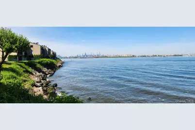 5-10 115 St #2C, College Point, NY 11356 - Photo 17