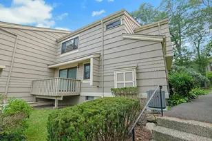 158 Branchwood Ln, Nanuet, NY 10954 - Photo 3