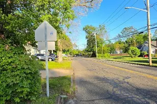 385 Half Hollow Rd, Deer Park, NY 11729 - Photo 5