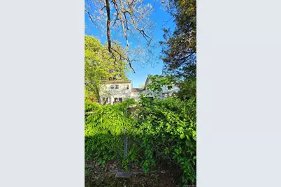 385 Half Hollow Road, Deer Park, NY 11729 - Photo 3
