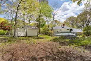 27 Bay Ave W, Hampton Bays, NY 11946 - Photo 43
