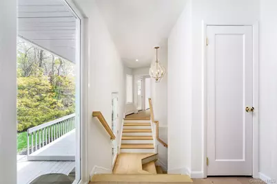 27 Bay Avenue W, Hampton Bays, NY 11946 - Photo 17