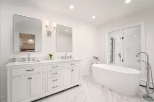 27 Bay Ave W, Hampton Bays, NY 11946 - Photo 23