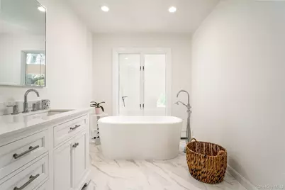 27 Bay Avenue W, Hampton Bays, NY 11946 - Photo 25