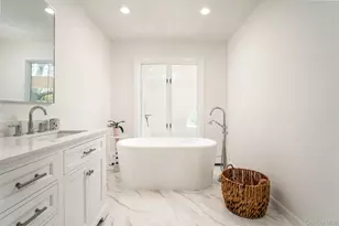 27 Bay Ave W, Hampton Bays, NY 11946 - Photo 25