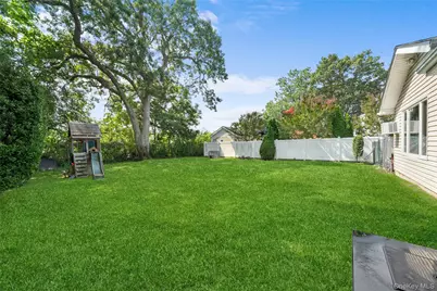 1850 Lenox Avenue, East Meadow, NY 11554 - Photo 25