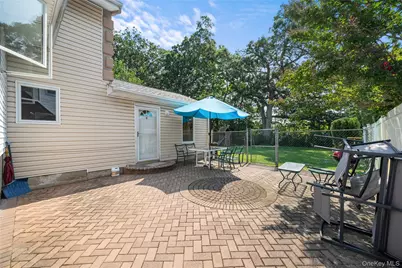 1850 Lenox Avenue, East Meadow, NY 11554 - Photo 27