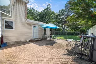 1850 Lenox Ave, East Meadow, NY 11554 - Photo 27