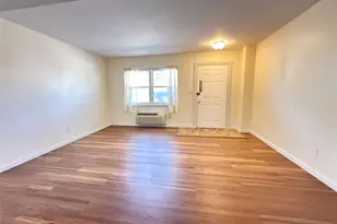 67-45A Cloverdale Ln, Bayside, NY 11364 - Photo 13