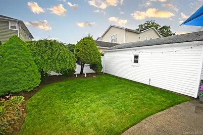 361 Travis Avenue, Elmont, NY 11003 - Photo 27