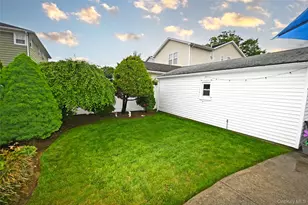 361 Travis Ave, Elmont, NY 11003 - Photo 27