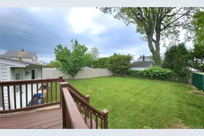 11 Howard Street, Hicksville, NY 11801 - Photo 21