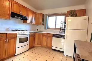 11 Howard St, Hicksville, NY 11801 - Photo 7