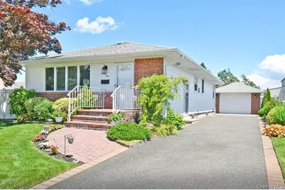 91 Pollok Place, Hicksville, NY 11801 - Photo 25