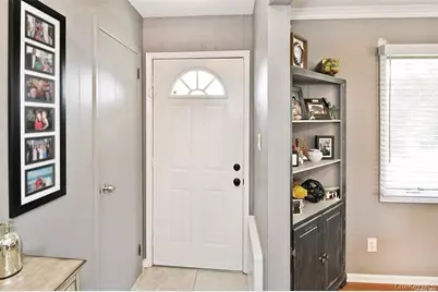 91 Pollok Place, Hicksville, NY 11801 - Photo 3