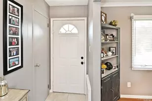 91 Pollok Pl, Hicksville, NY 11801 - Photo 3