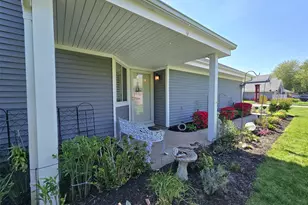 377 Quarry Pond Ct, Moriches, NY 11955 - Photo 3