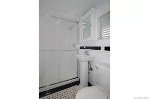 22 Park Ave, Amityville, NY 11701 - Photo 9