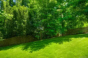 8 Woodhaven Pl, East Northport, NY 11731 - Photo 35