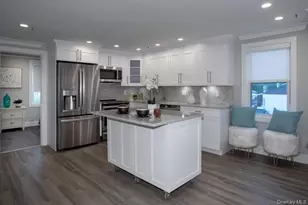 354 New York Ave, Huntington, NY 11743 - Photo 3