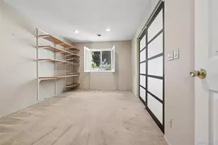 86 W Cambridge Dr W, Copiague, NY 11726 - Photo 17