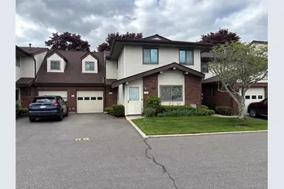 86 W Cambridge Drive W #86, Copiague, NY 11726 - Photo 1