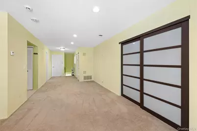 86 W Cambridge Drive W #86, Copiague, NY 11726 - Photo 11