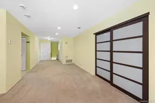 86 W Cambridge Dr W, Copiague, NY 11726 - Photo 11