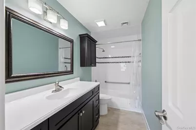86 W Cambridge Drive W #86, Copiague, NY 11726 - Photo 33