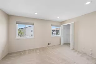 86 W Cambridge Dr W, Copiague, NY 11726 - Photo 27