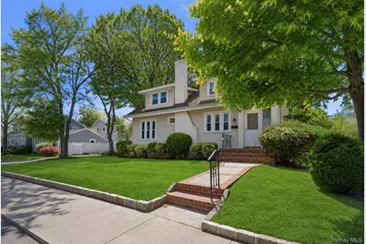 176 Wright Avenue, Malverne, NY 11565 - Photo 5