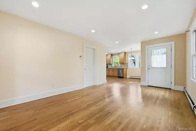 176 Wright Avenue, Malverne, NY 11565 - Photo 21